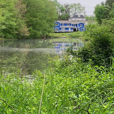 Gorgeous Poconos Springtime By The Lake! Henryville Экстерьер фото