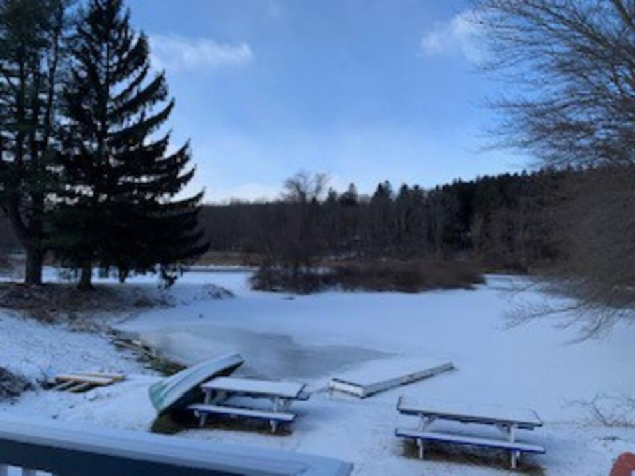 Gorgeous Poconos Springtime By The Lake! Henryville Экстерьер фото